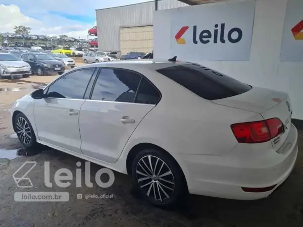 volkswagen-jetta-leilao-veiculos-oportunidade-investir-renda-extra