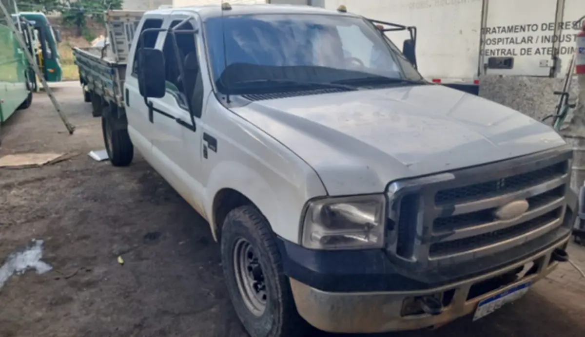 Leilão de frota do Tribunal de Justiça tem Ford F350 Cabine Dupla, Uno Mille e outros veículos