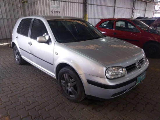 Volkswagen Golf 1.6 PLUS leilão de carro retomado de finaciamento