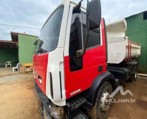 caminhao-iveco-tector-leilao-veiculos-oportunidade-investir-renda-extra