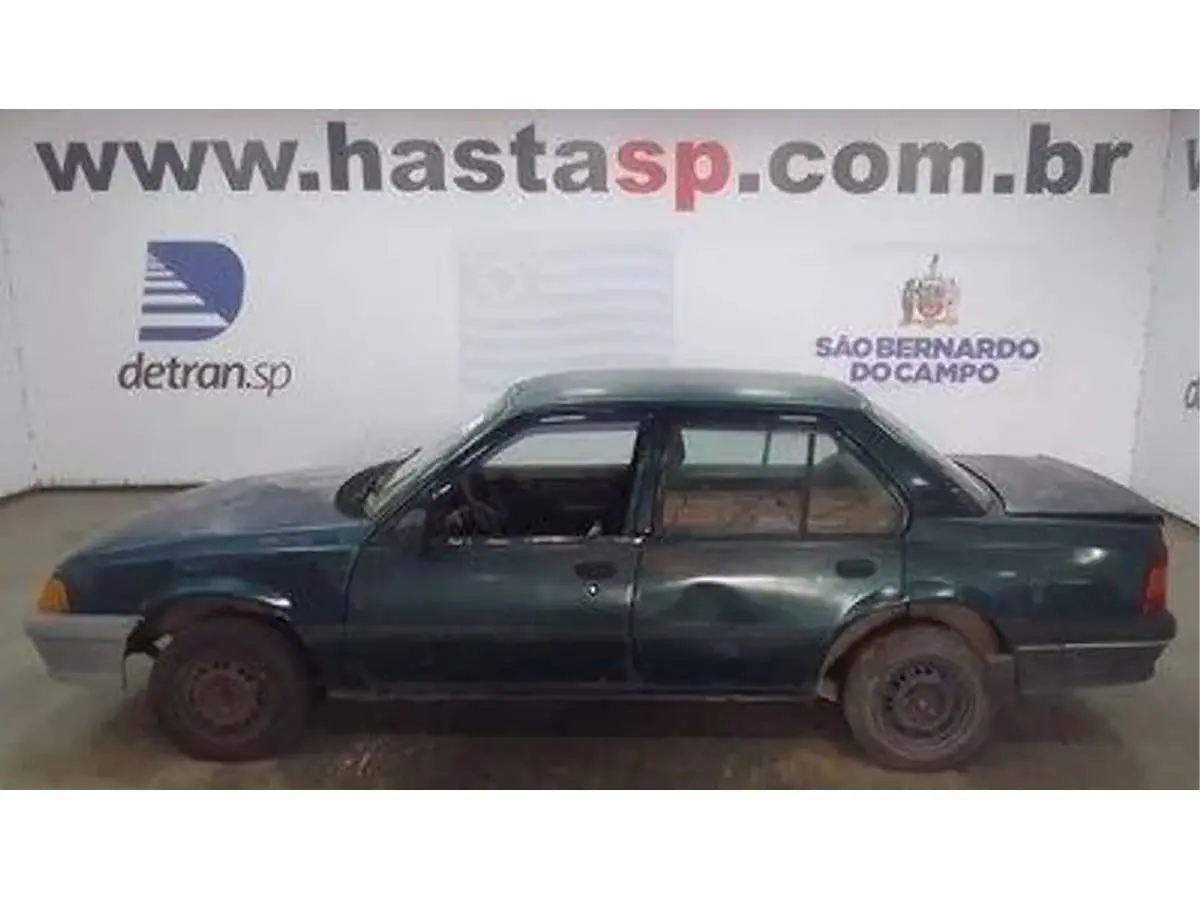 Monza e Santana a partir de 3 mil reais, Uno Mille Eletronic por 1 mil Reais