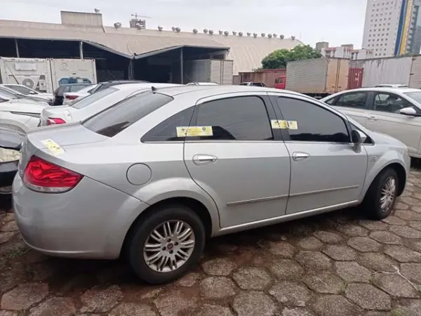 fiat-linea-leilao-veiculos-oportunidade-investir-renda-extra