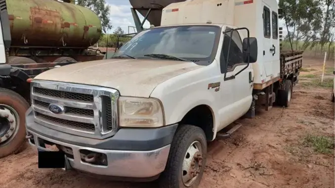 Leilão do Agronegócio tem Caminhões Mercedes, Ford F4000, Caminhonetes, SUVs e equipamentos agrícolas