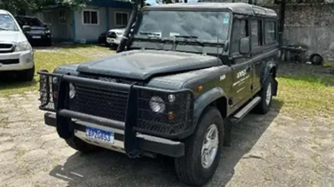 Defender 110, Trator, Amarok, Spin e Renaut Master no leilão de Universidade