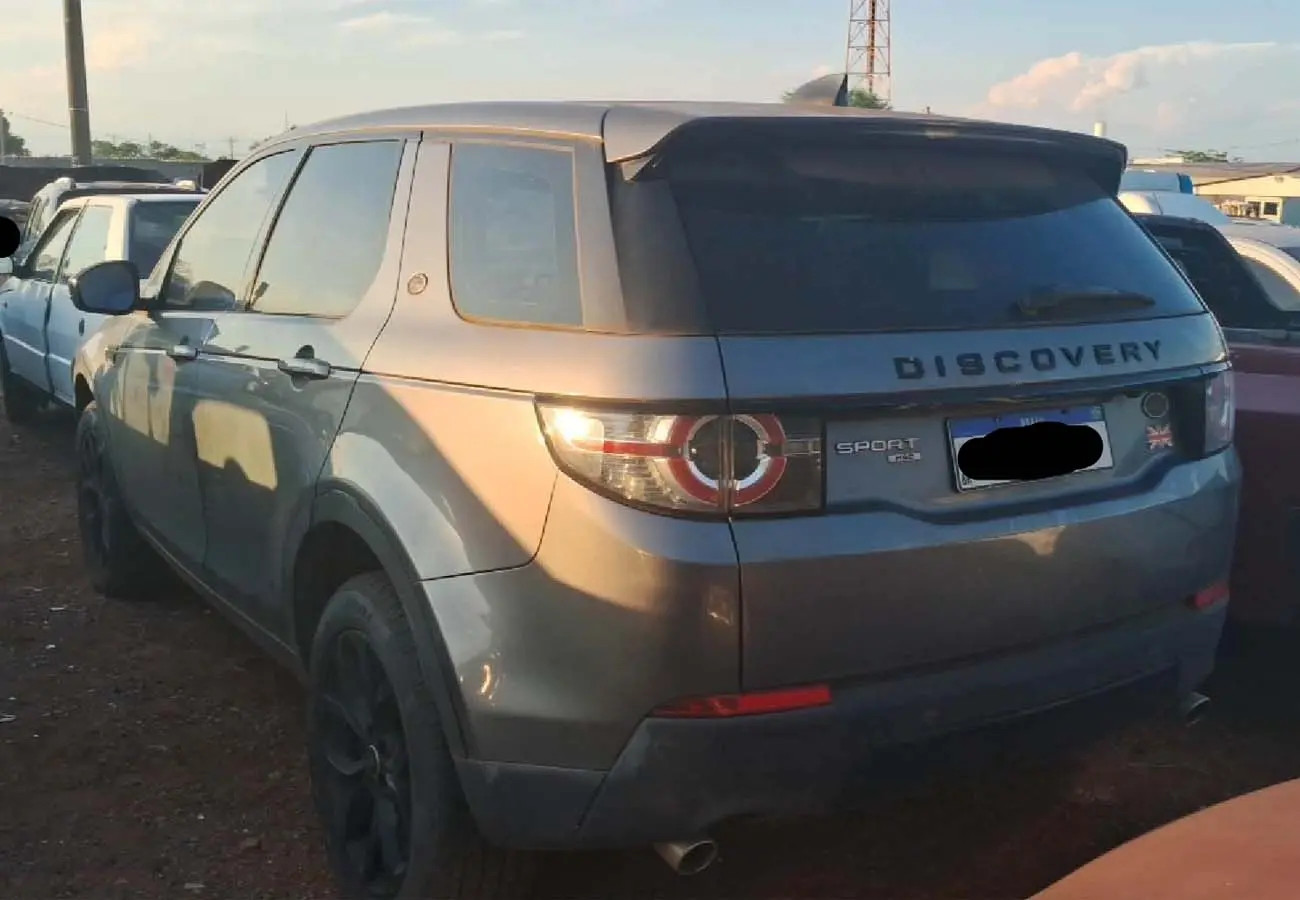 Land Rover Discovery, Jeep Comander, GM Montana e Tracker no leilão do Detran