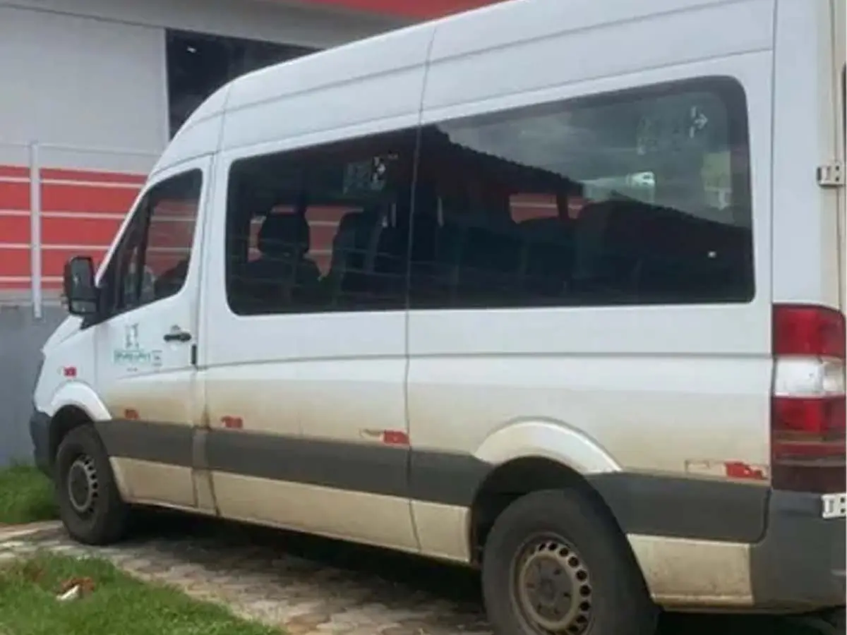 Leilão de Prefeitura tem Sprinter, Micro-ônibus, Saveiro, Doblo e outros veículos