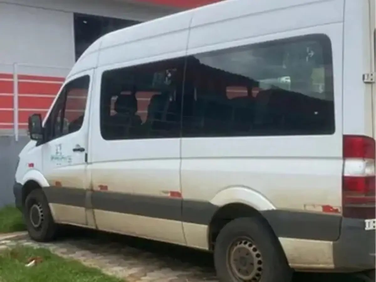 Leilão de Prefeitura tem Sprinter, Kombi, Moto e carros a partir de 100 reais