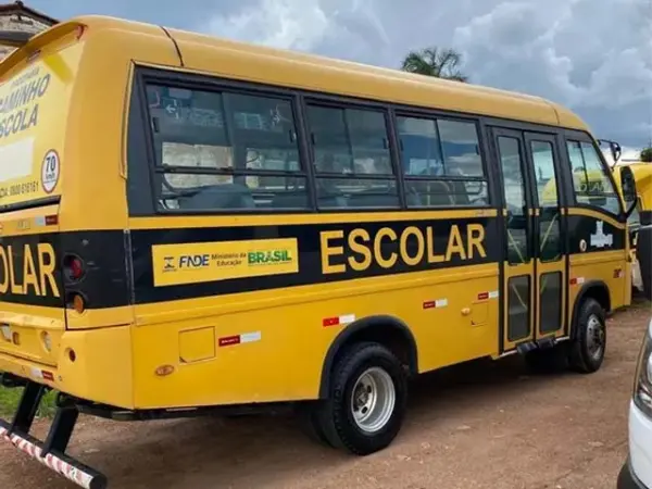 micro-onibus-marcopolo-leilao-veiculos-oportunidade-investir-renda-extra
