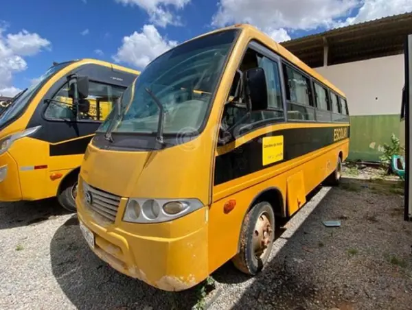 micro-onibus-marcopolo-leilao-veiculos-oportunidade-investir-renda-extra
