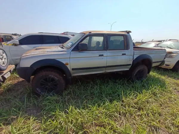 mitsubishi-l200-leilao-veiculos-oportunidade-investir-renda-extra
