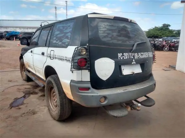 mitsubishi-pajero-dakar-leilao-veiculos-oportunidade-investir-renda-extra