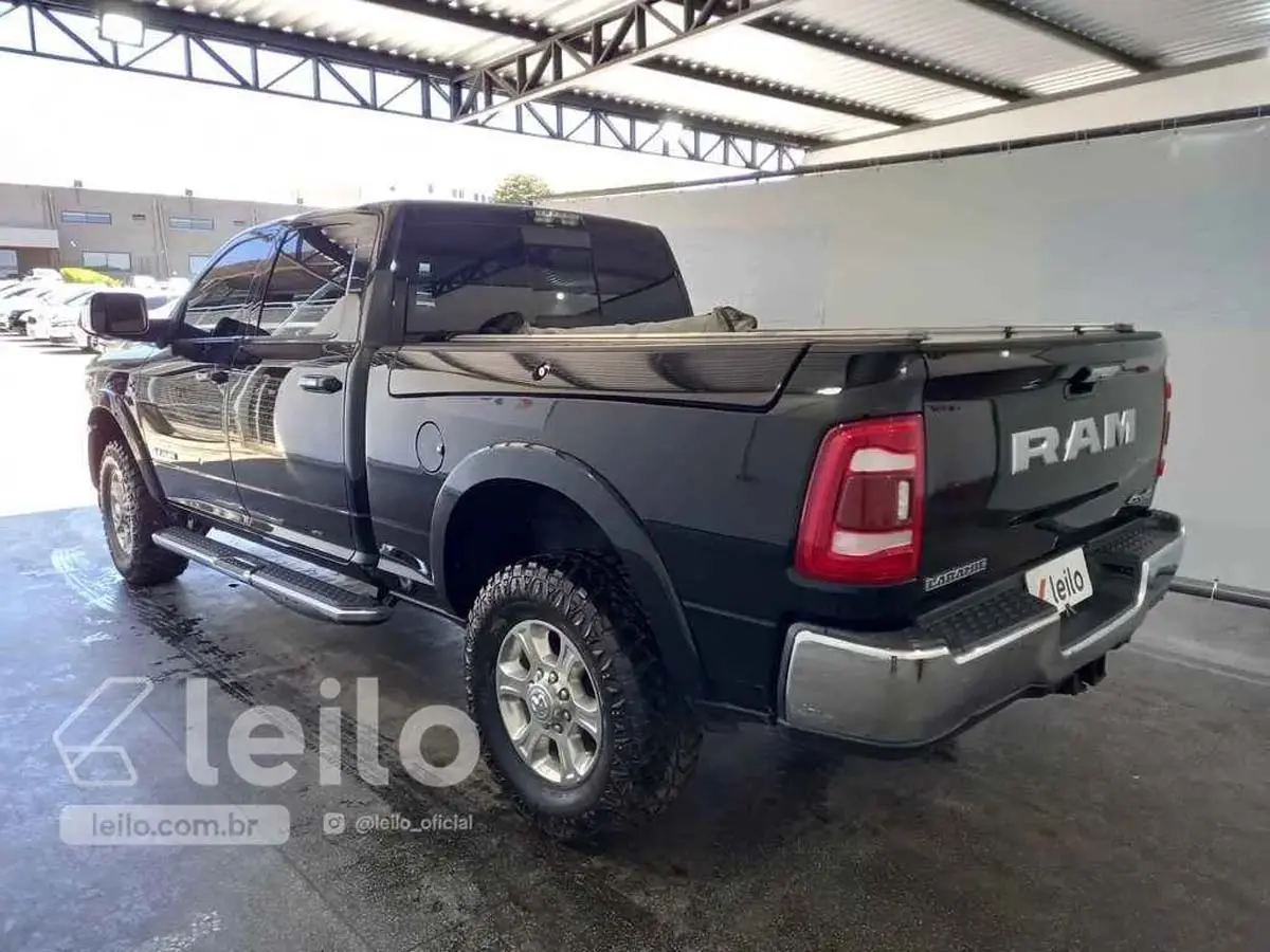 Dodge Ram, Hilux, Saveiro Cross, Ranger e otrasa caminhonetes no leilão de Banco