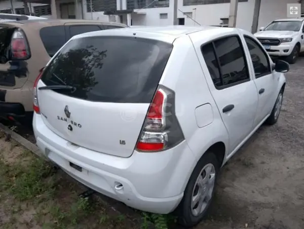 renault-sandero-leilao-veiculos-oportunidade-investir-renda-extra
