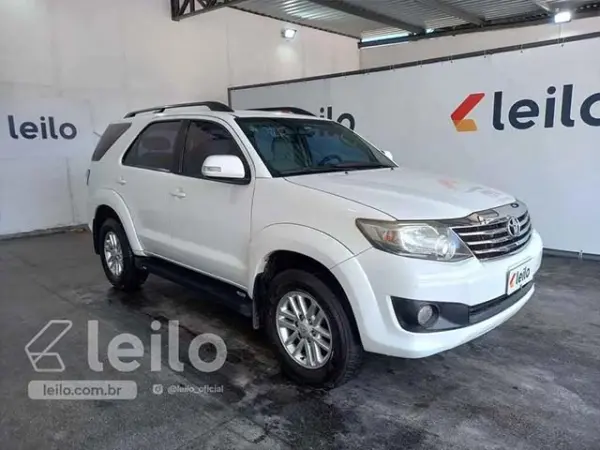 toyota-hilux-leilao-veiculos-oportunidade-investir-renda-extra
