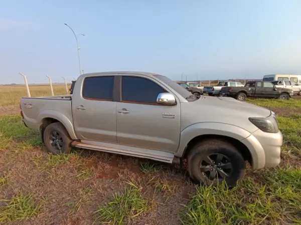 toyota-hilux-leilao-veiculos-oportunidade-investir-renda-extra
