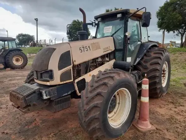 trator-valtra-leilao-veiculos-oportunidade-investir-renda-extra
