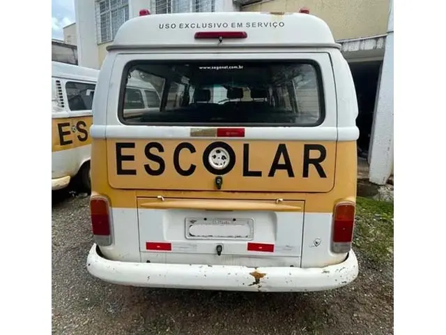 Volkswagen Kombi, Agrale Ultravan, Triciclo, Vans e Caminhões no leilão de Prefeitura