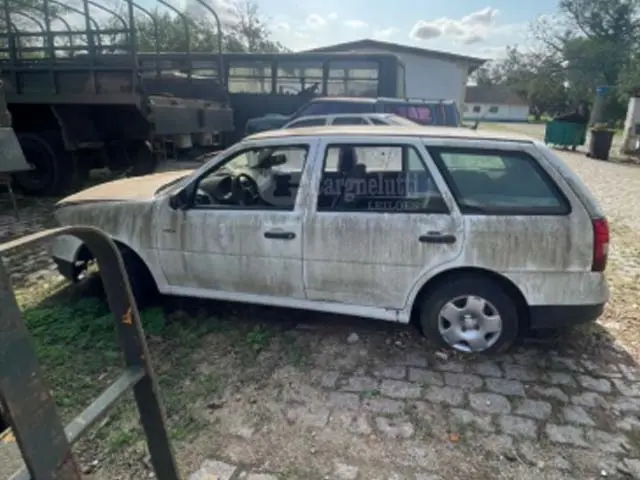 Leilão do Ministério da Justiça tem Parati Surf, Golf, Kombi, Civic, Caminhão Mercedes