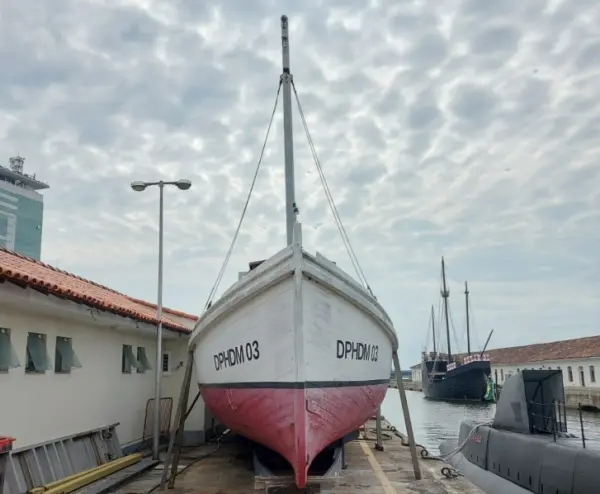 Barco Casco madeira leilao veiculos marinha