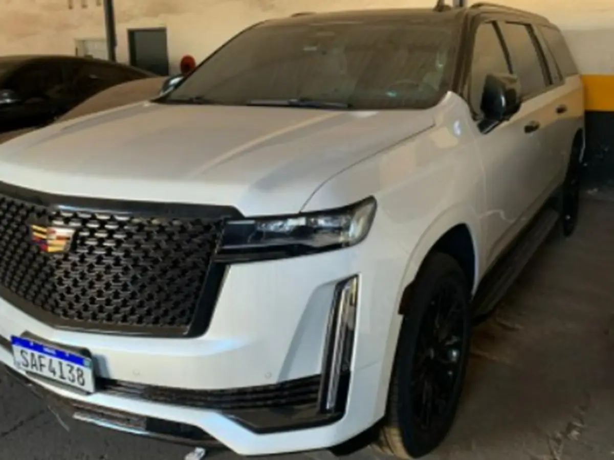 eilão de combate ao trafico de drogas tem Cadilac Escalade, Land Rover Velar e Fusca
