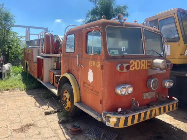 Caminhão Bombeiro Pierce Tipo leilao de veiculos de usina