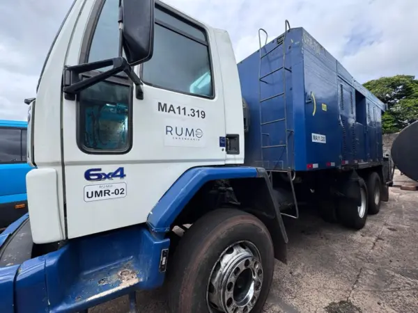 Caminhão Ford Cargo 6x4 leilão veiculos de frota