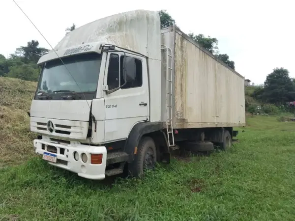 Caminhão Mercedes Benz 1214 leilao do ministerio da justiça