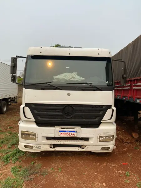 Caminhão Mercedes Benz Axor leilao de veiculos aprendidos pela policia fedral