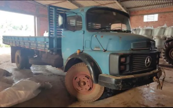 Caminhão Mercedes Benz L 1113 leilão veiculos tribunal de justiça parana