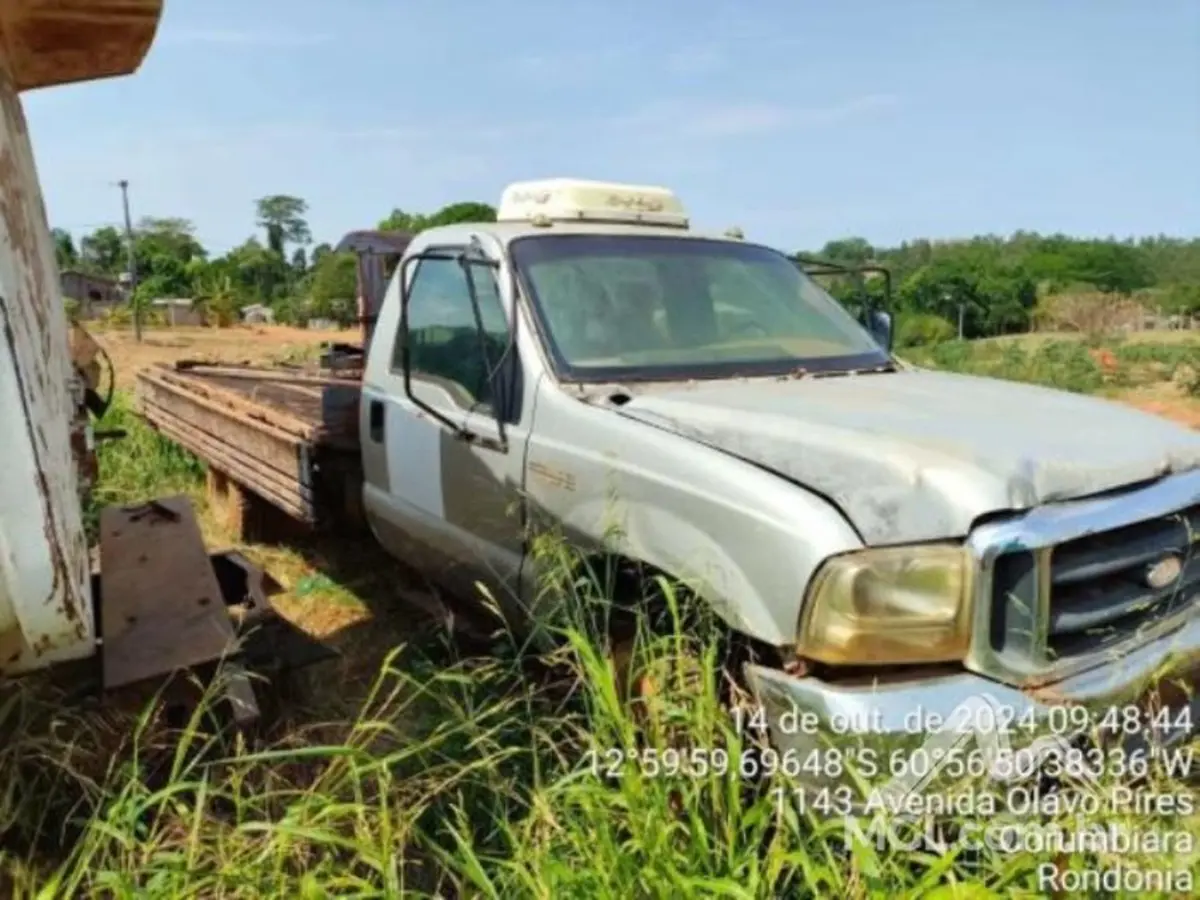 Leilão de Prefeitura tem Ford F4000, Trator, Carros e motos a partir de 800 Reais