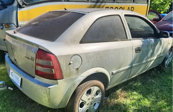 Chevrolet Astra HB leilao de prefeitura