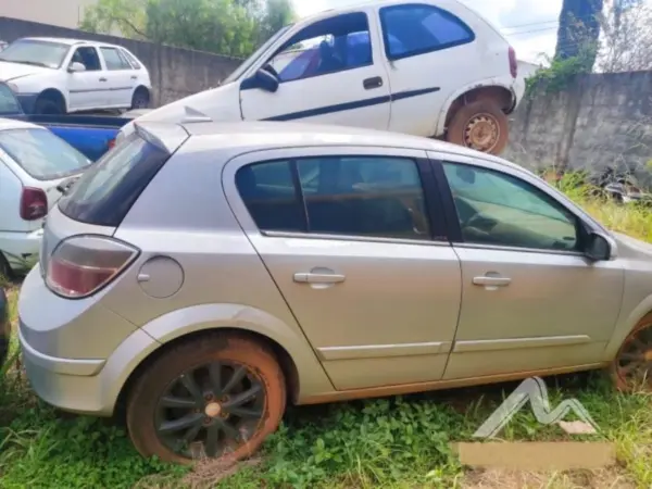 Chevrolet Vectra GT-X leilão de veículos misterio da justiça