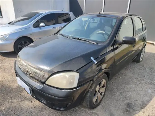 Corsa hatch Maxx leilão veiculos Detran Parana