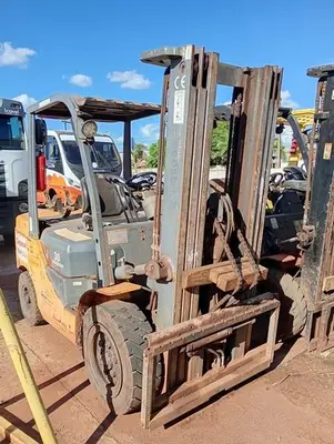 Empilhadeira a combustão 2 leilão veiculos agronegocio