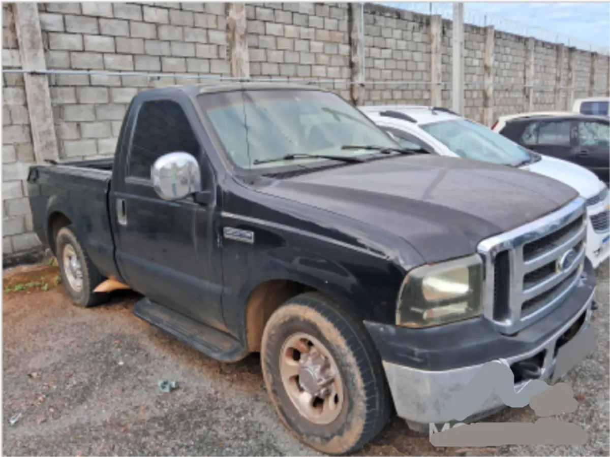 Leilão do Ministério da Justiça tem Ford F250, Vectra GTX, carros e motos a partir de 300 Reais