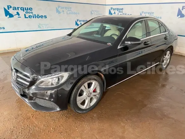 Mercedes Benz C200 leilao veiculos retomados de finaciamento