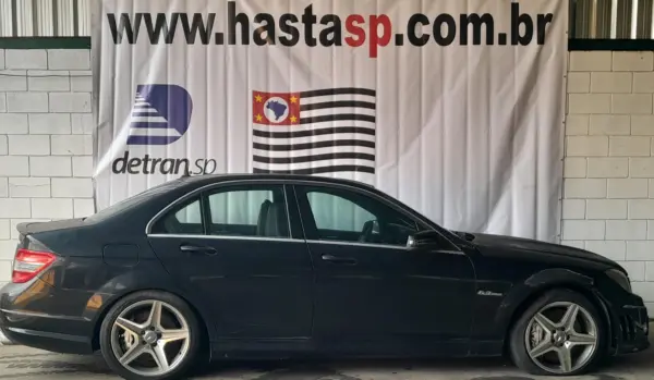 Mercedes Benz C63 AMG leilão veiculos detran