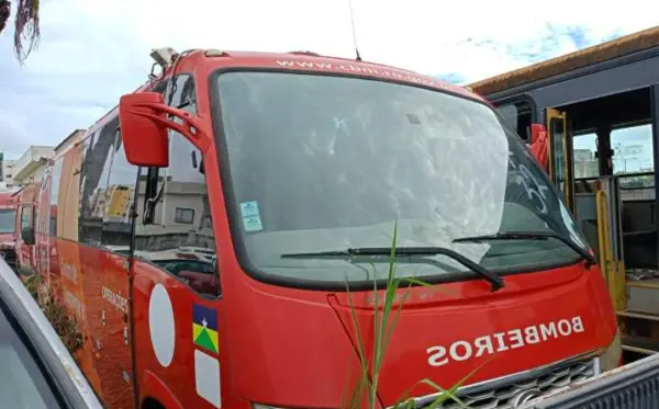 Micro ônibus Marco polo Volare 2013 leilao veiculos frota governo estadual