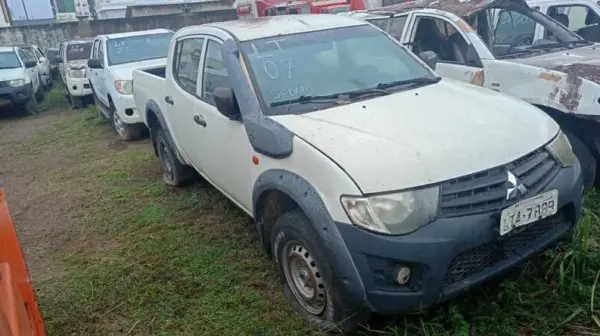 Mitsubishi L200 Triton leilao caminhonetes frota governo estadual