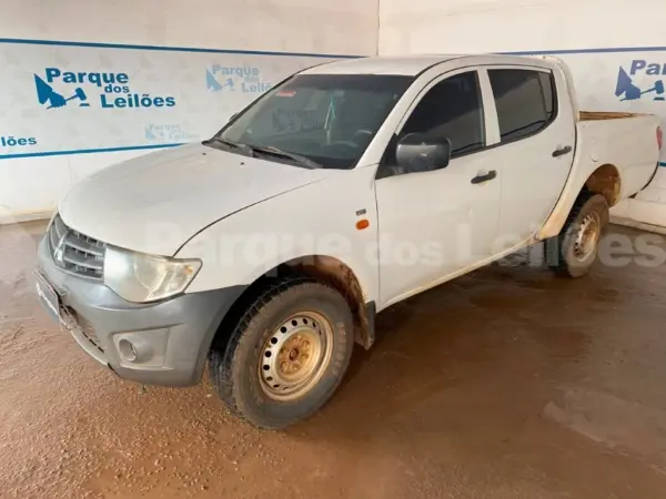 Mitsubishi L200 Triton leilao veiculos retomados de finaciamento