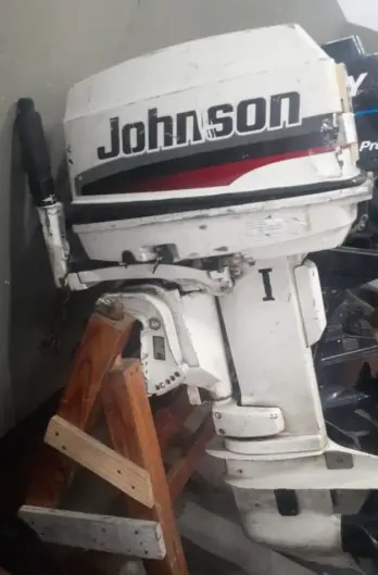 Motor-de-Popa-Jonhson-25HP-leilao-veiculos-marinha