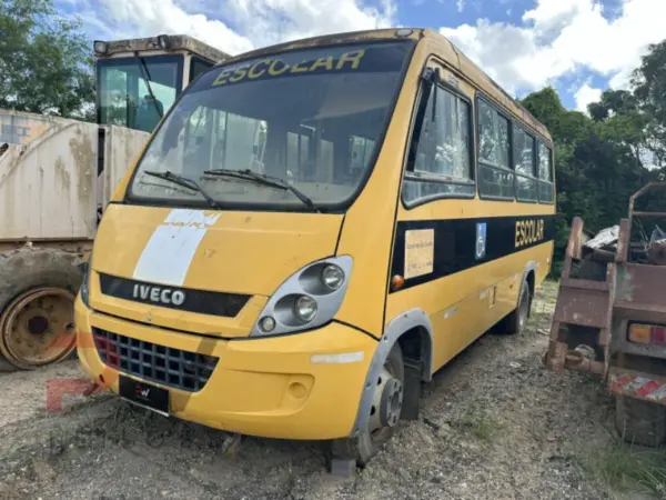 Ônibis Iveco Cityclass leilão veiculos frota de prefeitura