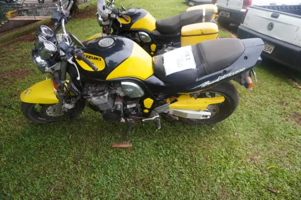 Suzuki Bandit N1200 Leilão Viaturas policia militar e bombeiros