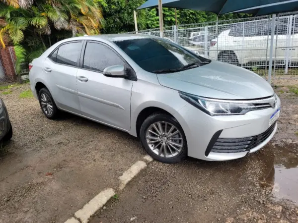 Toyota Corolla GLI Upper leilão de veiculos retomado finciamento