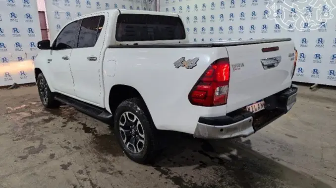 Leilão da Toyota tem Corolla a partir de 2 mil reais e Hilux por 17 mil Reais