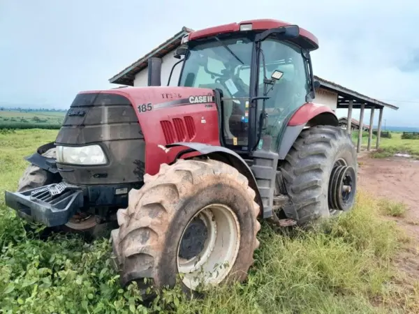 Trator de Pneu leilão empresa do agronegocio