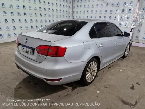 Volkswagen Jetta TSI leilão veiculos de banco finaceiras