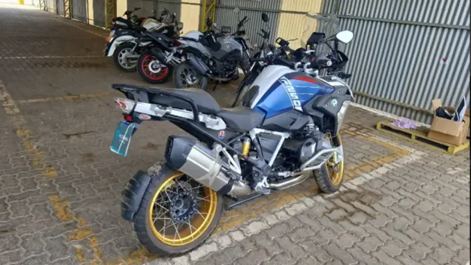 Leilão de seguradora tem Evoque, Corolla Cross, BMW R1200 GS e outros veículos