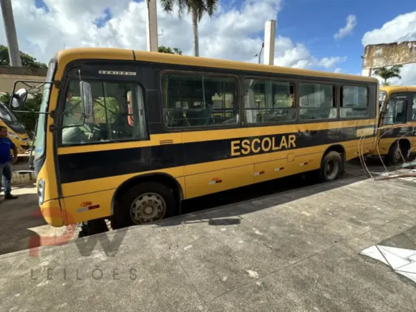 ônibus Iveco SeniorClass leilão veiculos frota de prefeitura