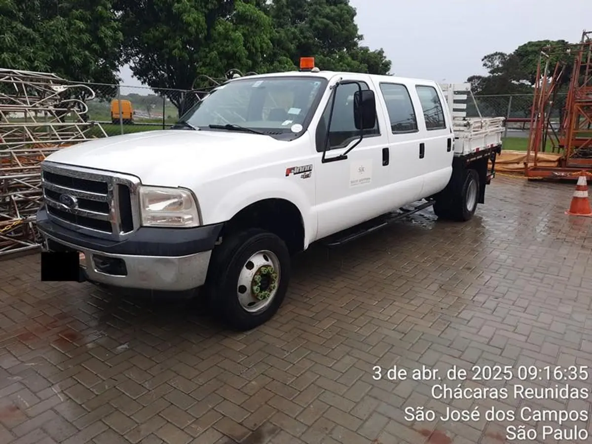 Leilão de construtora tem Caminhões Ford F4000 Mercedes Benz Axor e caminhonetes
